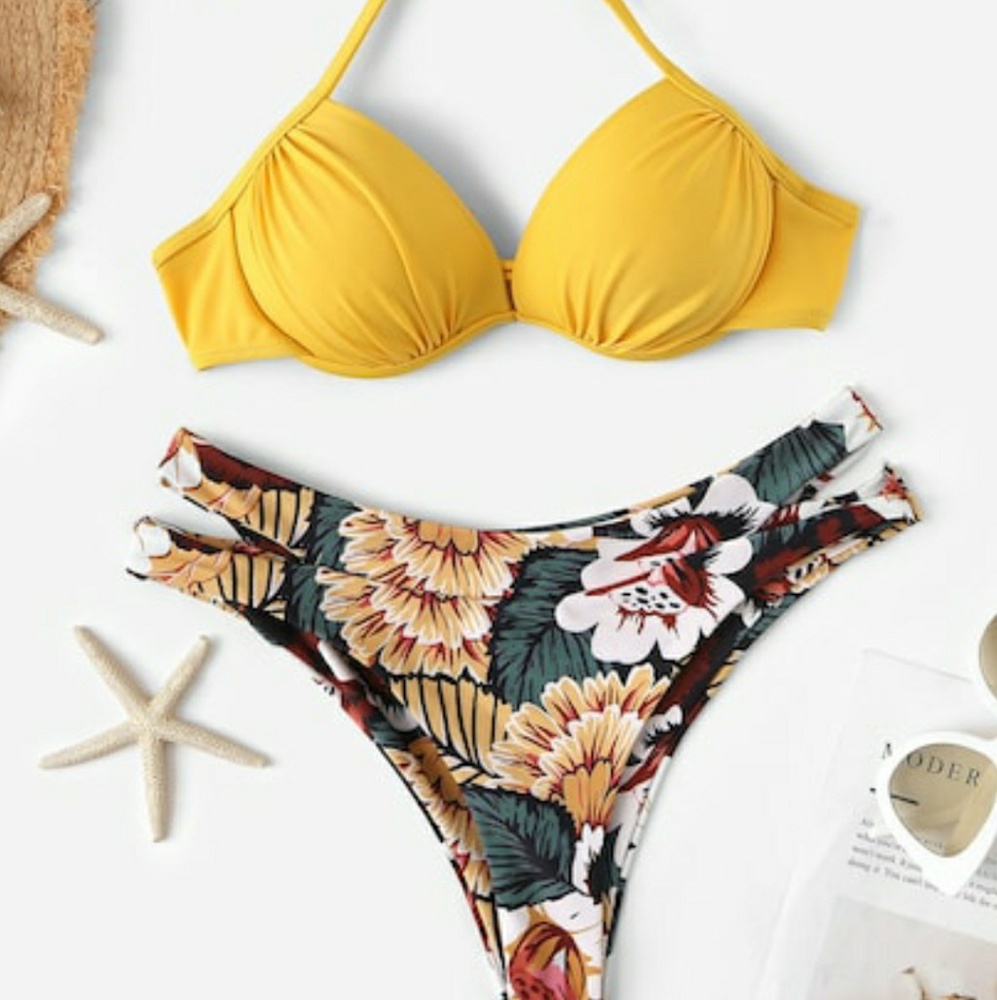 🍍NWT Two Piece Bikini Set🍍